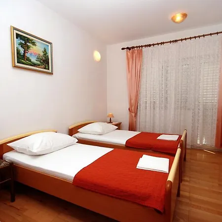 Studio Nemira 4652a * Gornji Dolac